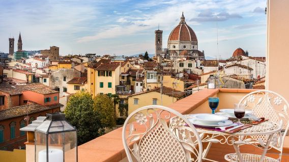 Florence: Market Tour & Cooking Class at Local's Home