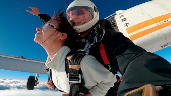 蘇州旅拍【江蘇蘇州澄湖高空雙人跳傘 4000米自由落體+專業高清視頻蘇州旅遊】