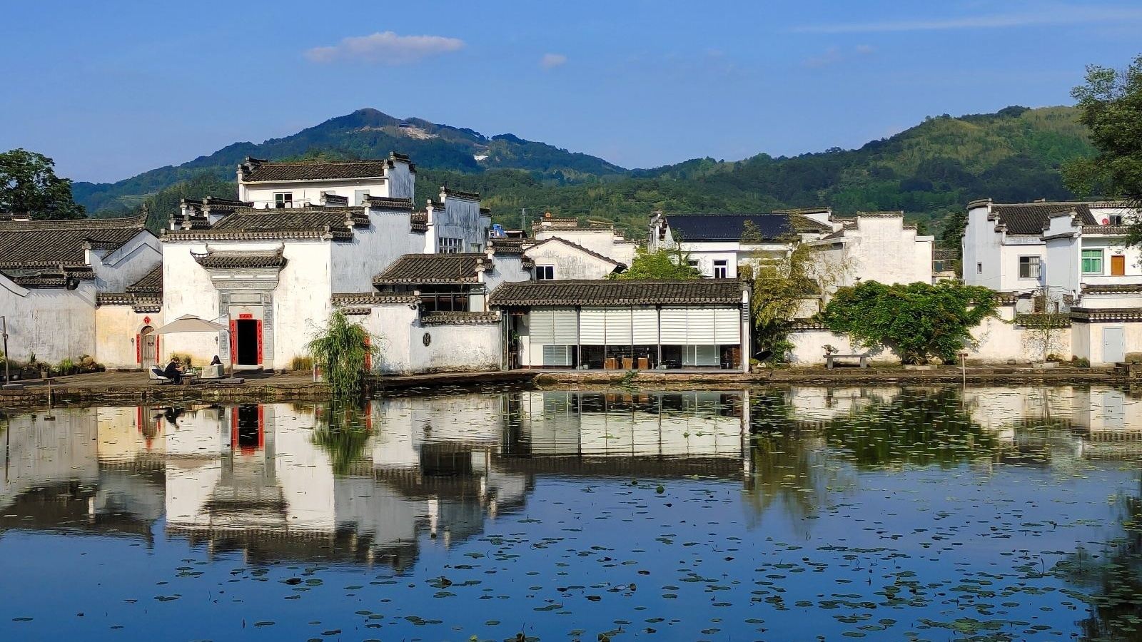 Huangshan Cheng Kan + Tangmo Village + Xixinan Ancient Village Day Tour with English, Chinese, or Russian Guide EA