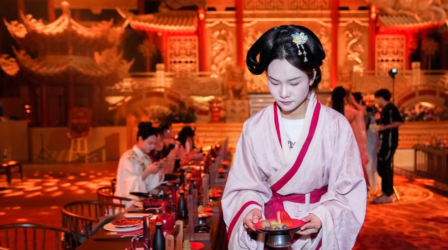 佛山禪城探秀 嶺南宮廷盛宴沉浸式體驗(嶺南盛宴+沉浸式劇情晚宴+特色美食+可選漢服換裝體驗+盛宴融古今+味