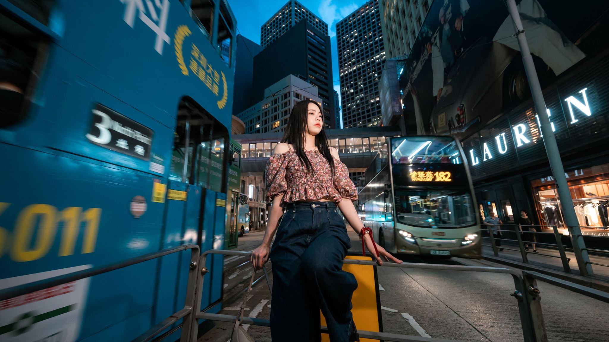 Hong Kong travel photography[Street Photography/Follow Shots/Hong Kong Style Photography + All Raw Photos Included + Full Color Grading + 2-Day Delivery | Snapro Photographer]