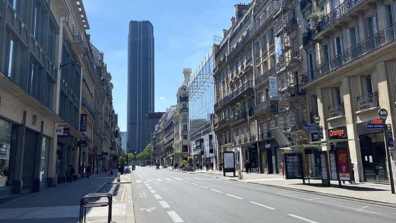 Montparnasse: Walking Tour & Rooftop Paris Views