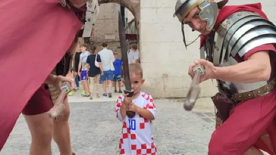 Spalato: tour dei tesori storici e gastronomici con mercato ortofrutticolo