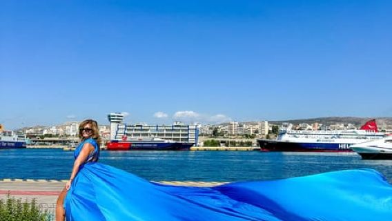 Vliegende jurk fotoshoot - Piraeus Cruise Port