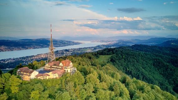 Zurigo: visita guidata della città e treno per "Top of Zurich"