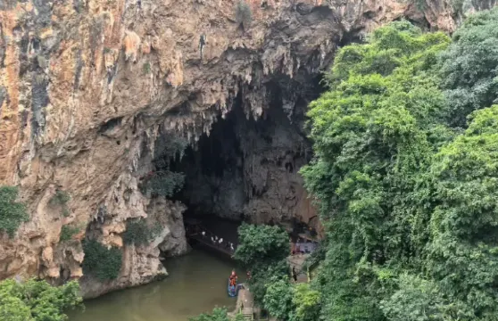 雲南彌勒可邑小鎮+錦屏山+東風韻+雲南紅酒莊一日遊中英文服務