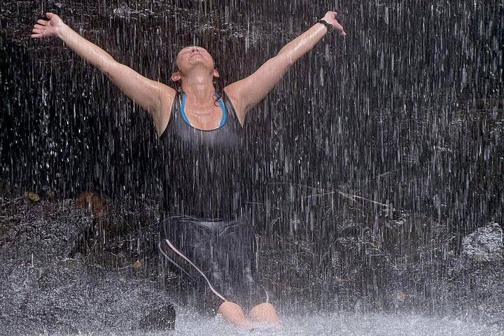 Menunggang Kuda Pantai Timur & Lawatan Air Terjun