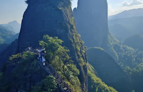 湖南邵陽崀山+八角寨+天一巷+辣椒峰一日遊提供中英文服務