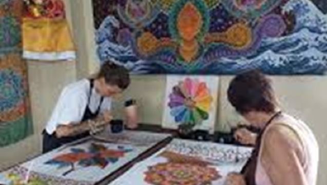 Workshop d'Arte Batik Bali: Crea il Tuo Capolavoro Tradizionale Batik