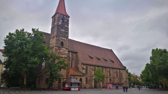 Nuremberg Zoo + St. Lorenz + Pilate's House + Ludwig Plaza 1-day tour