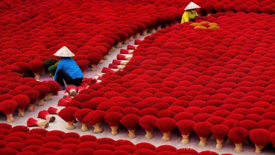 Half-day Hanoi Handicraft Tour [Quang Phu Bridge Huong Village & Truong Trang Conical Hat Village]