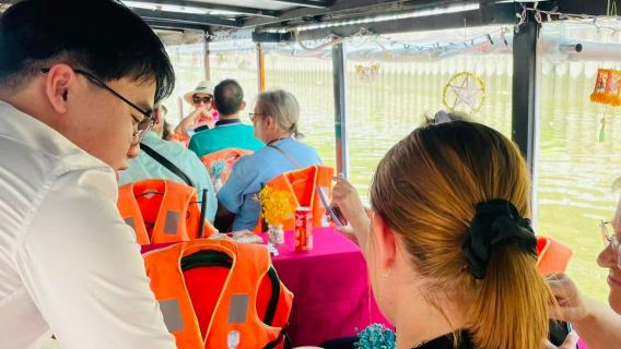 Nhieu Loc – Thi Nghe-Kanal: Bootsfahrt + Snacks und Getränke