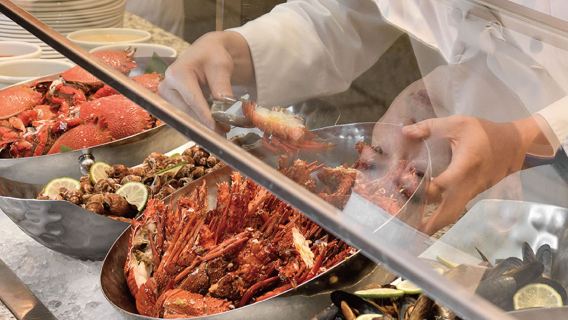 บัตรบุฟเฟ่ต์กลางวันหรือเย็นที่ Sheraton Hsinchu Hotel Feast Buffet Restaurant (วันหยุด +200 NT$)