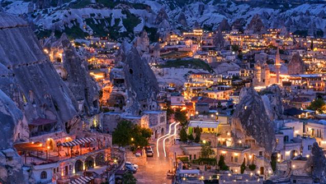 Lawatan Sehari/Pakej Berkumpulan Campuran di Cappadocia, Turki