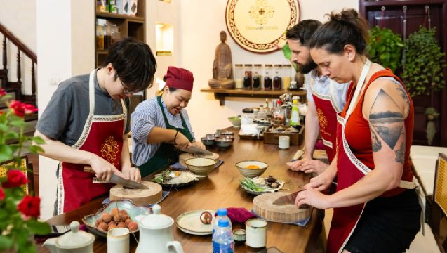 คลาสทำอาหารและเวิร์กช็อปกาแฟเต็มวันที่ฮานอย