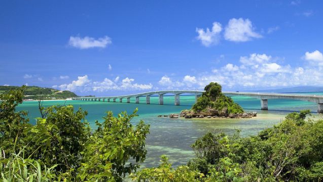 沖繩萬座毛+古宇利島+沖繩美麗海水族館+美國村一日遊