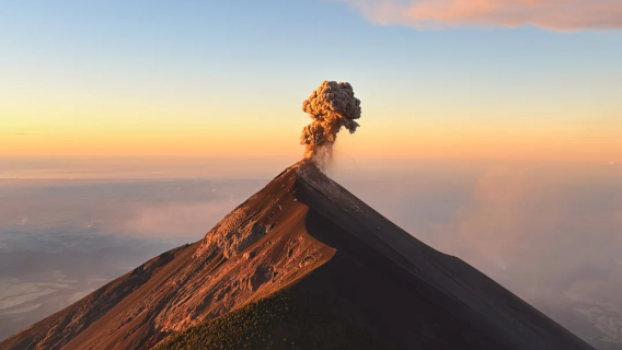 1-day tour to Piton de la Fournaise + volcano museum/rum museum with lunch included