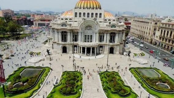 Bandar Lama Mexico Mendalam | Dataran Perlembagaan + Istana Negara + Kuil Agung + Istana Seni - Nikmati Persendirian Tanpa Risau
