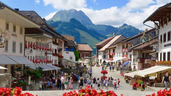 From Zurich: Swiss Cheese, Chocolate & Wine Private Tour