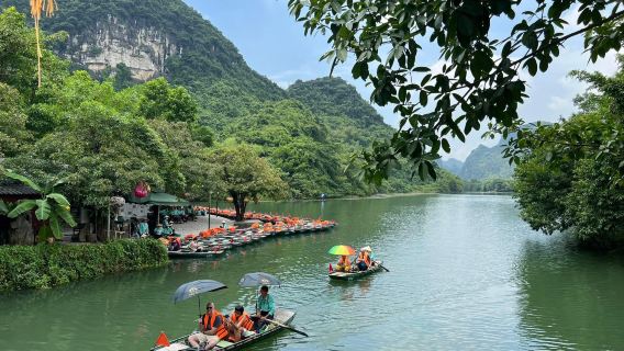 Hoa Lu Tam Coc & Mua Cave With Buffet Lunch