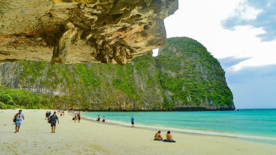ทัวร์พรีเมี่ยมจากภูเก็ตไปเกาะพีพี อ่าวมาหยา และเกาะไข่