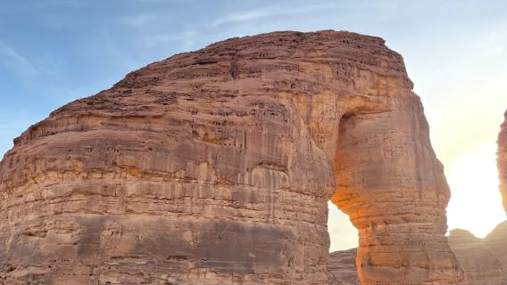 private charter, Saudi Arabia|Professional driver, worry-free communication|Quality Service