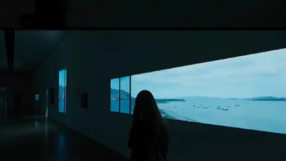 tour 1 ngày Bãi biển Vàng Bờ Tây Thanh Đảo + Ban công Thành phố + Phim thuê xe riêng Phương Đông (Có tiếng Anh)