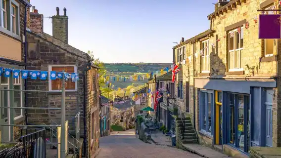 ทัวร์วันเดียว/ทัวร์หลายวัน ในอุทยานแห่งชาติ Yorkshire Dales และบ้านเกิดของพี่น้องตระกูล Bronte|กลุ่มเล็ก