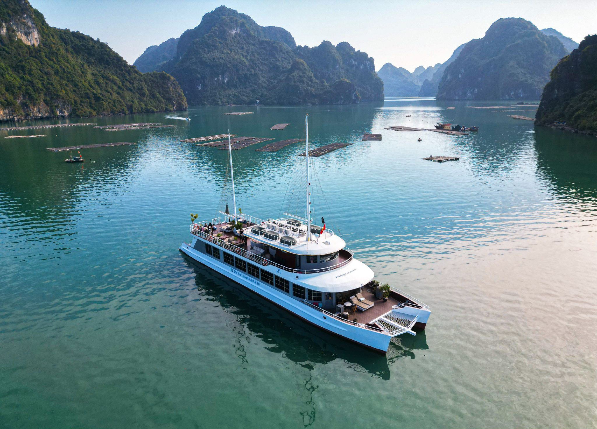 Crociera più venduta ad Halong e Lan Ha Bay da Hanoi – Catamarano con Jacuzzi e scivolo acquatico