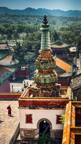 1-day tour to Puning Temple, Putuo Zongcheng Temple, and The Xumi Fushou Temple in Chengde, Hebei with Chinese and English services available