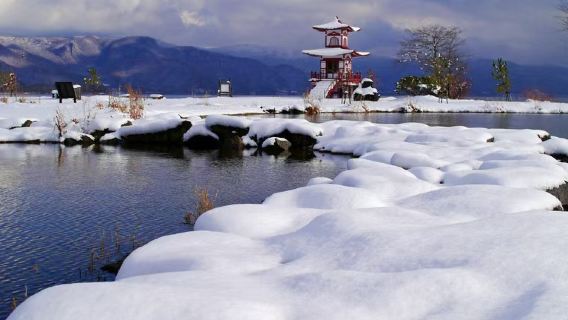 9–13 People|Hokkaido 1-day Tour: Noboribetsu Jigokudani Valley + Ukimido Park + Lake Tōya Cruise