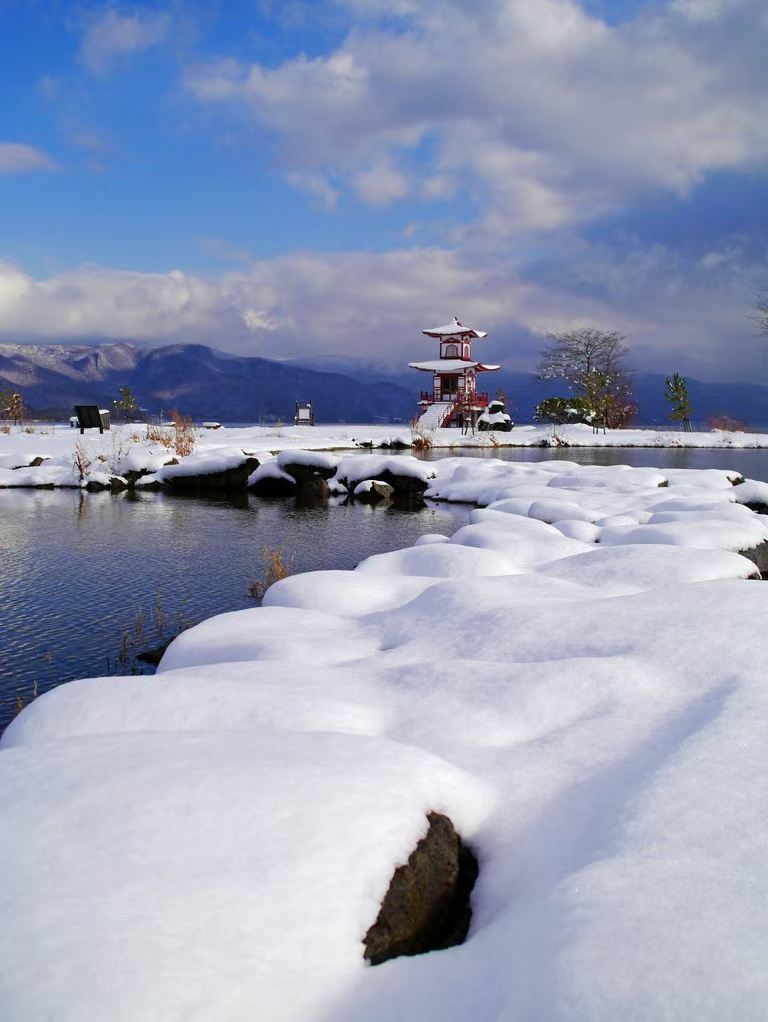 9–13 People|Hokkaido 1-day Tour: Noboribetsu Jigokudani Valley + Ukimido Park + Lake Tōya Cruise