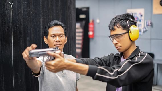 Bali skjutklubb - skjutkurser, laglig skjutbana med luftgevär / bågskytte / hagelgevär / yxkastning med professionell instruktör