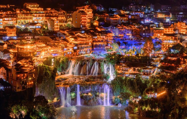 1-day tour to Zhangjiajie Tianmen Mountain + Furong Town night