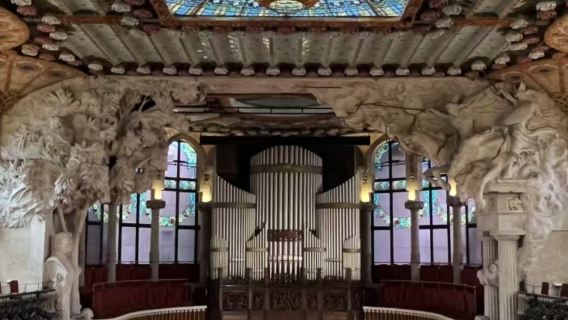 Barcelona 10 jam sewaan peribadi|Lawatan sehari ke Plaza de España, Muzium Seni dan Pantai (tiket masuk tidak termasuk)