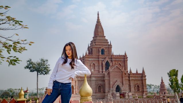 芒市起止瑞麗一日遊（莫里熱帶雨林景區/獨樹成林/一寨兩國）
