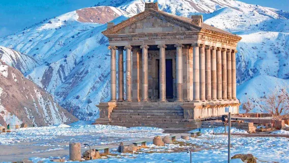 Aus Eriwan: Garni-Tempel, Geghard-Kloster, Steinsymphonie und Backerlebnis