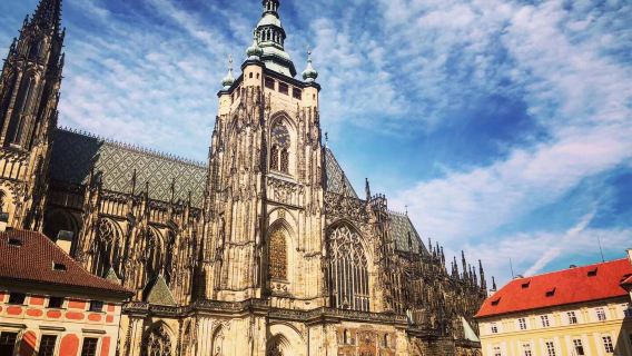 ทัวร์ 1 วันแบบเหมารถไปยังปราสาทปราก + โบสถ์เซนต์นิโคลัส + สะพานชาลส์ + ย่านปราสาทสูงในสาธารณรัฐเช็ก
