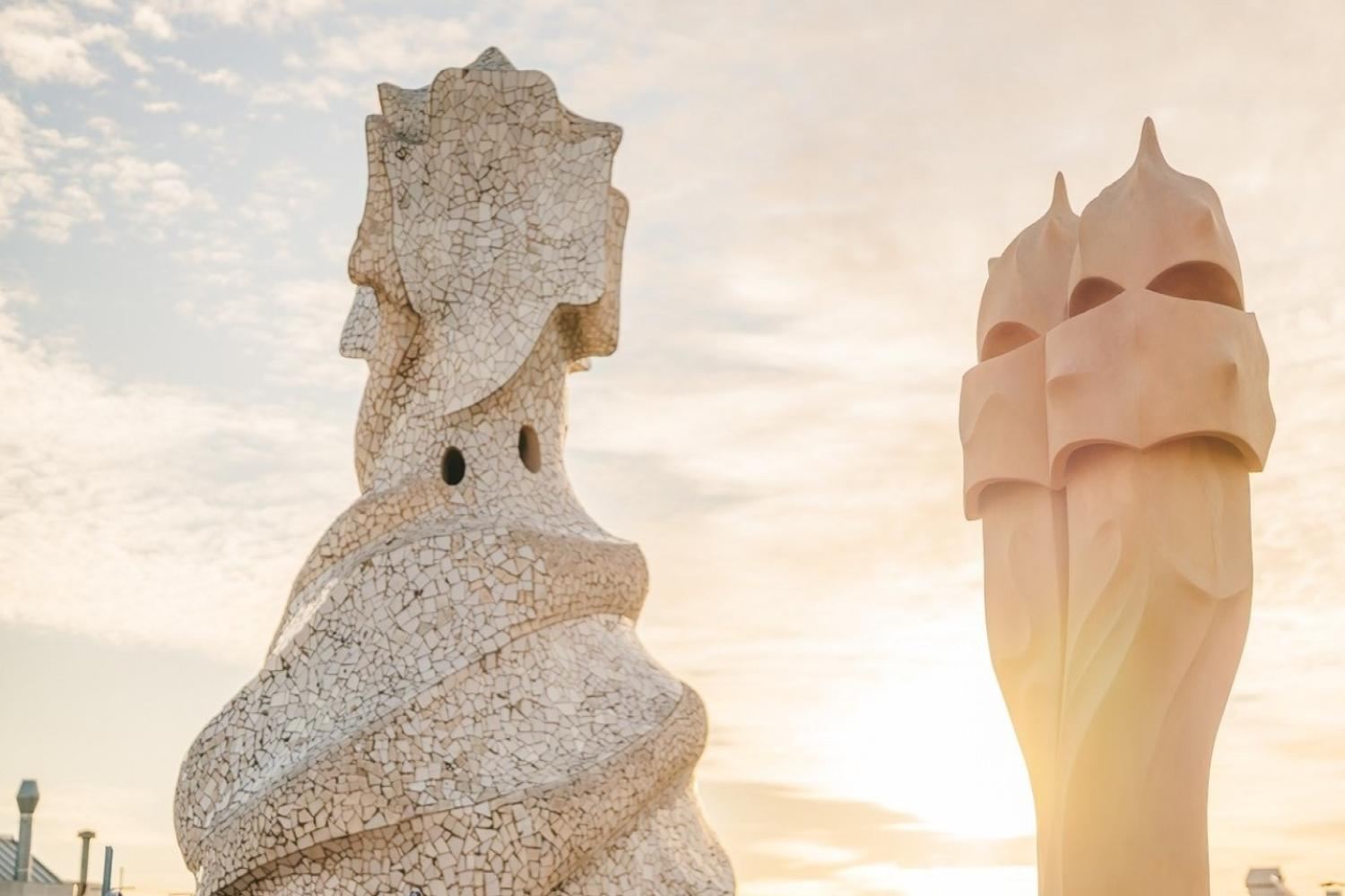 Guided Tour of Gaudí's Houses: Casa Batlló, Casa Milà and Casa Vicens with a Glass of Cava