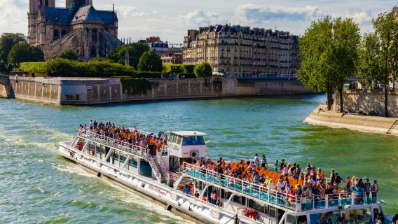 Seine River: Cruise by Bateaux Mouches