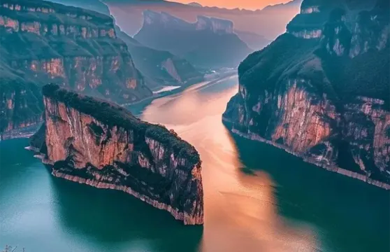 石泉老街+秦巴古韻後柳水鄉+漢江三峽-含遊船【2-6人團】一日遊