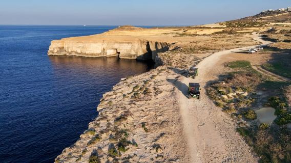 Ab Malta: All-Inclusive-Jeep-Safari-Tour nach Gozo + Comino