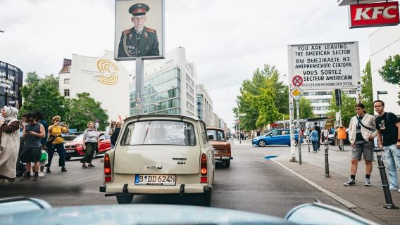 Berlin: 75-minütige Trabi-Safari