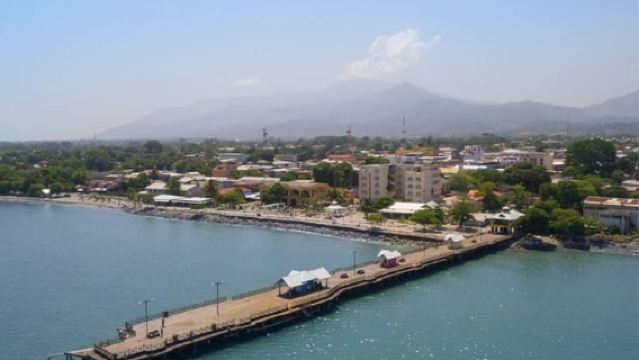 From Roatan: One Way Shared transfer to La Ceiba