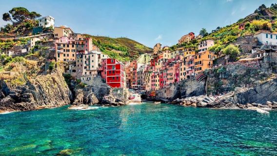 La Spezia: Cinque Terre Boat Tour with Snacks and Drinks