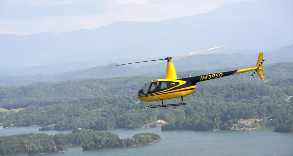 Pigeon Forge: Smoky Mountain and Lake Helicopter Trip
