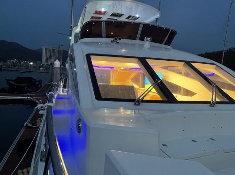 【深圳4小時夜釣優惠套餐】82英尺深圳七星灣遊艇會超豪華遊艇包船出海夜釣海釣+帶飛橋+KTV+海釣魚竿魚餌