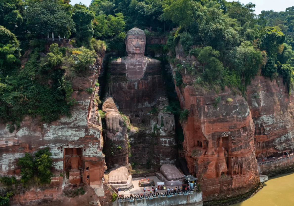 Chengdu round-trip: Leshan Giant Buddha + Huanglongxi Town [Multi-language (Chinese, English, etc.) - customized private chartered tour]#