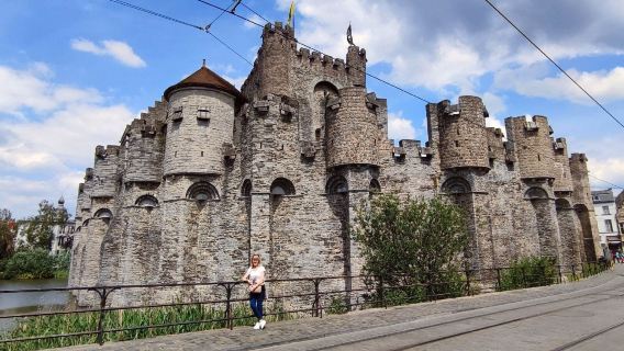 布魯塞爾+根特市中心+伯爵城堡+布魯日鐘樓+聖血聖殿一日遊