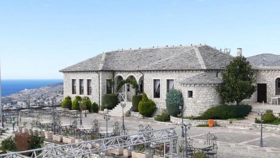 Day tour from Saranda/Ksamil:Gjirokaster +Blue Eye & Lekursi